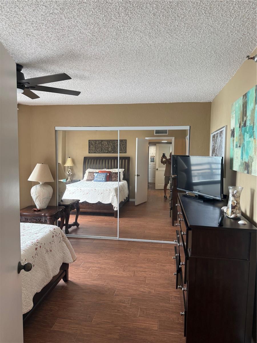 Image 22 of 45 For 3013 Atlantic Avenue 9030