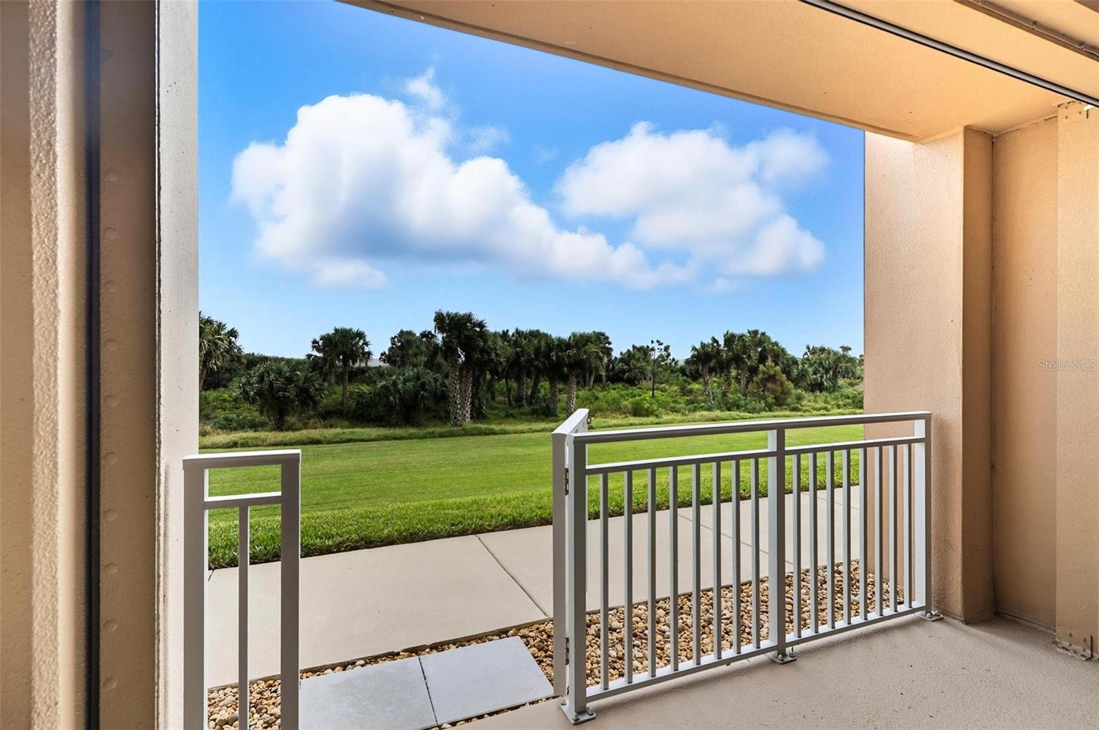 Image 22 of 71 For 60 Surfview Drive 119