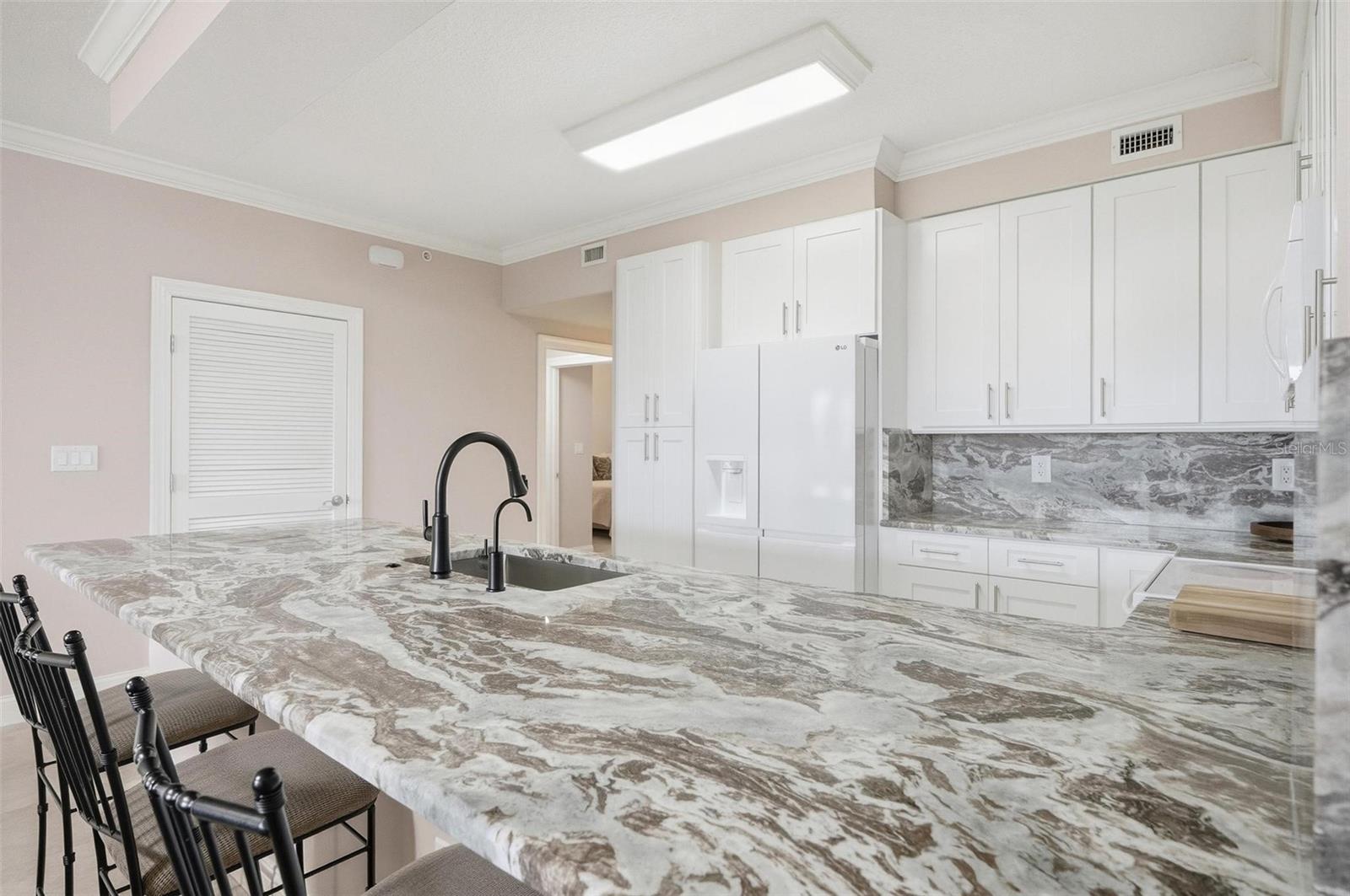 Image 6 of 71 For 60 Surfview Drive 119