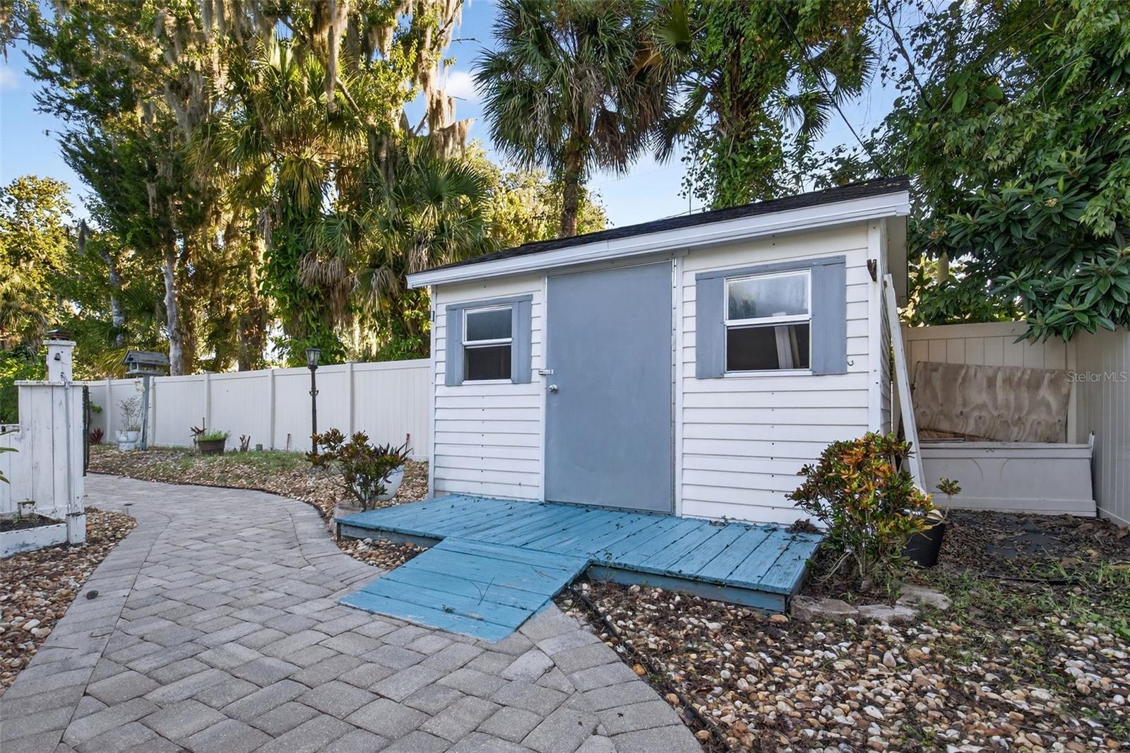 Image 12 of 47 For 2803 Vista Palm Drive