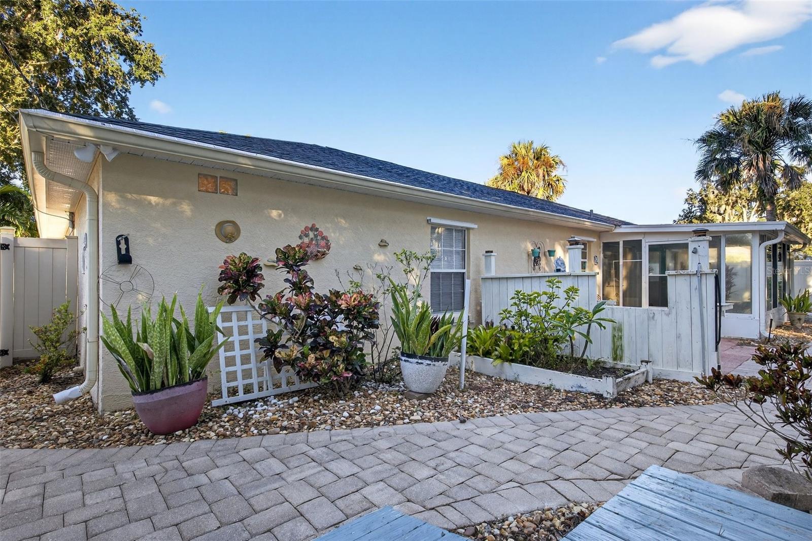 Image 13 of 47 For 2803 Vista Palm Drive