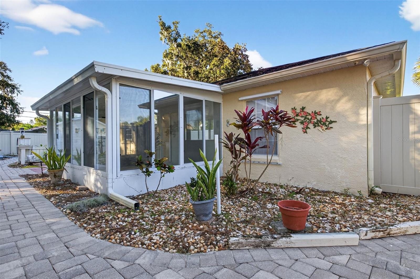 Image 15 of 47 For 2803 Vista Palm Drive
