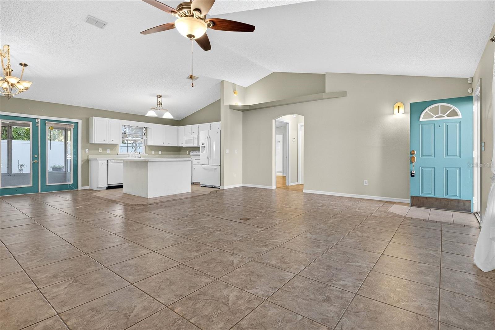 Image 19 of 47 For 2803 Vista Palm Drive