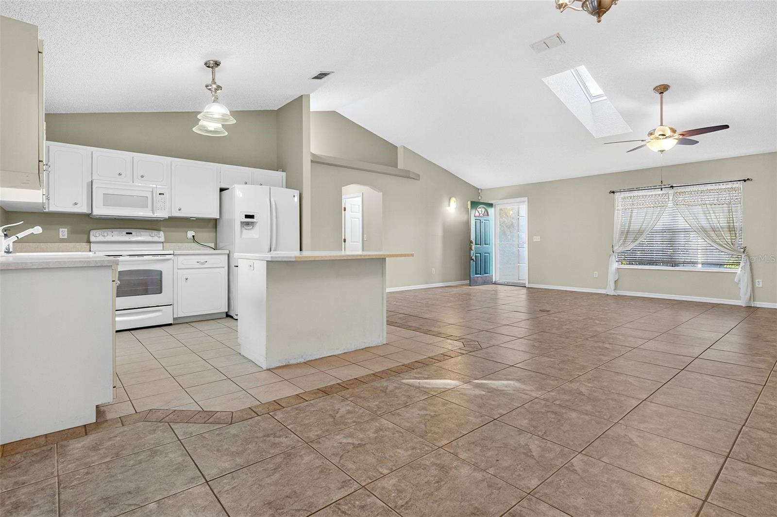 Image 21 of 47 For 2803 Vista Palm Drive