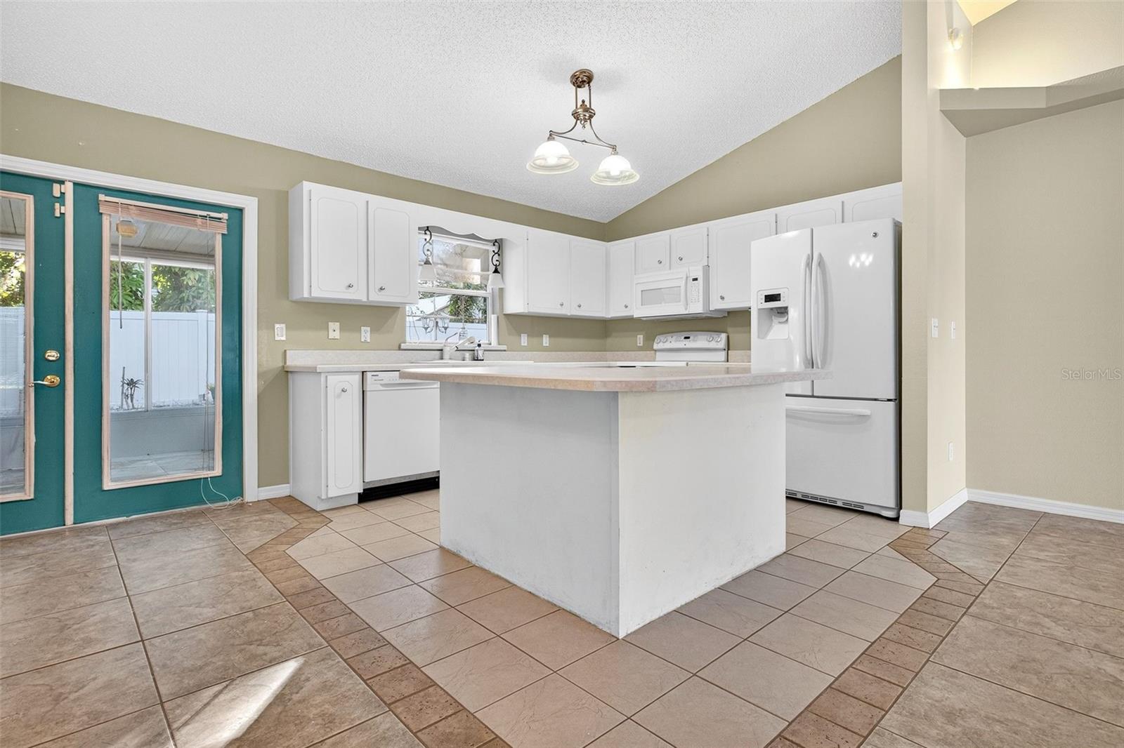 Image 24 of 47 For 2803 Vista Palm Drive