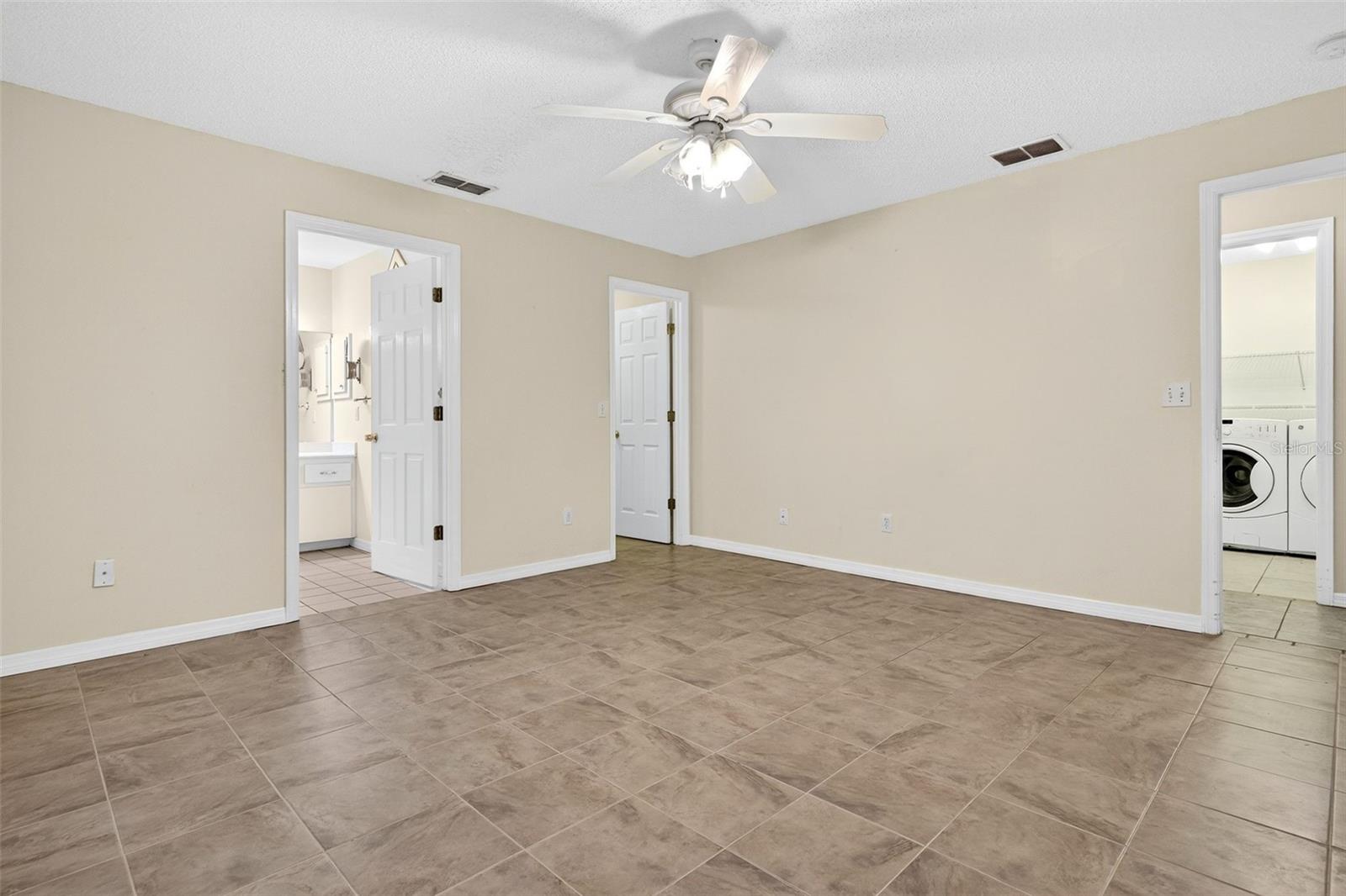 Image 29 of 47 For 2803 Vista Palm Drive