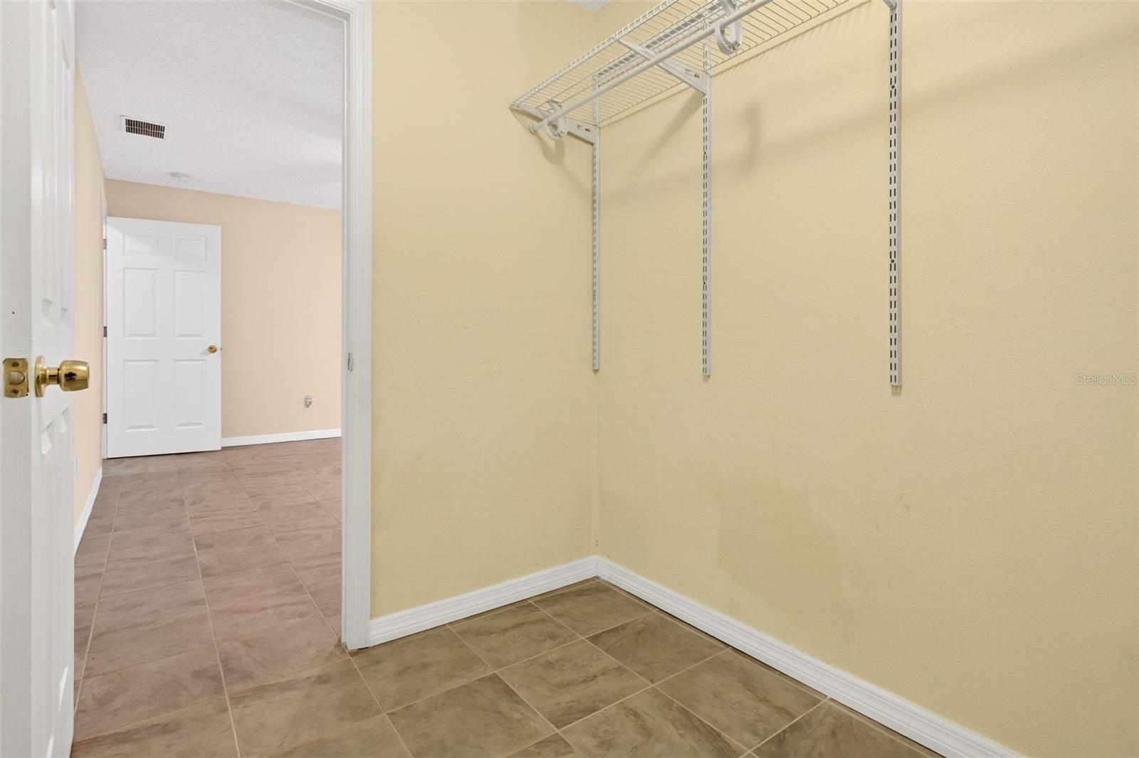 Image 32 of 47 For 2803 Vista Palm Drive