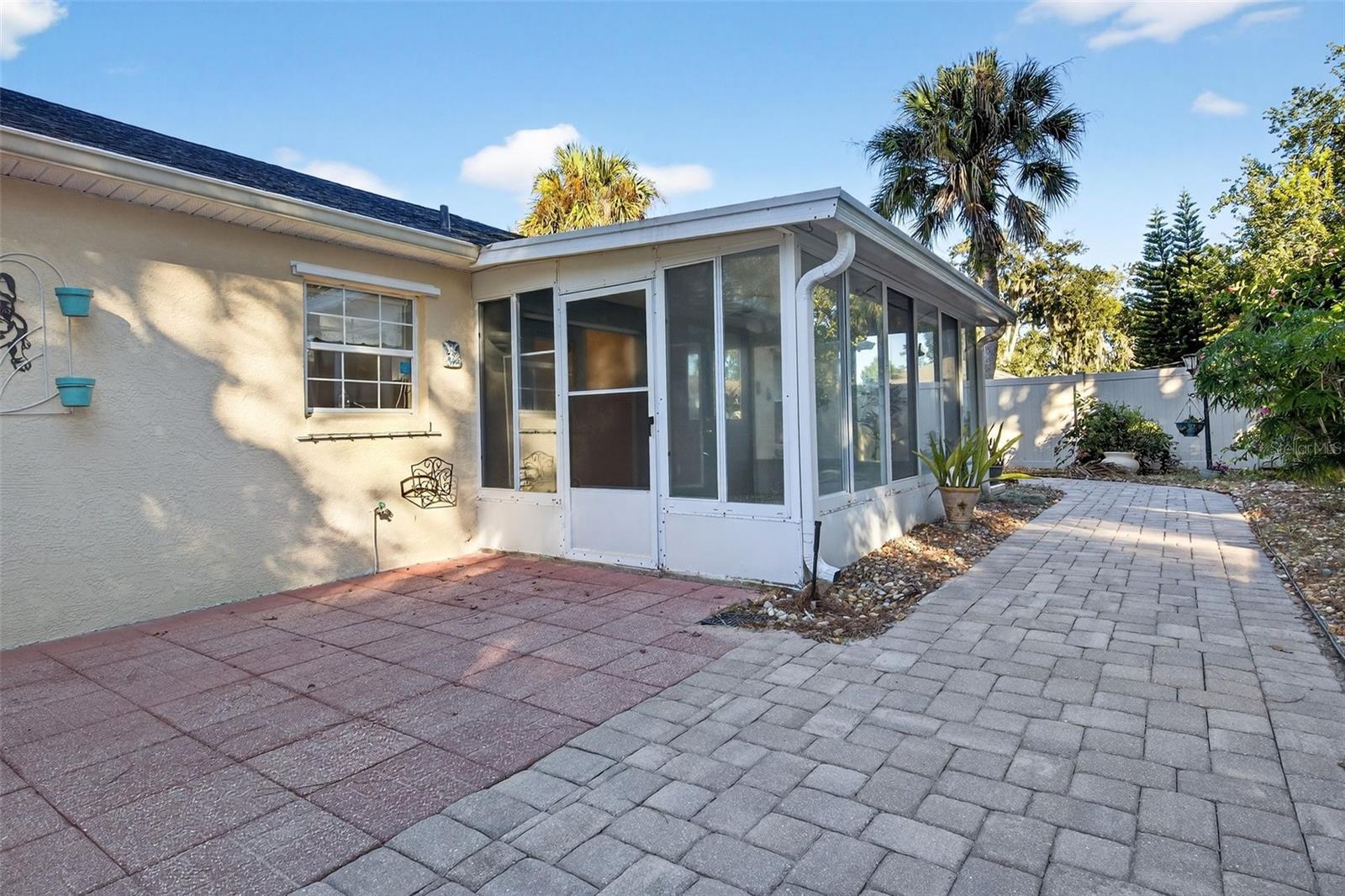 Image 9 of 47 For 2803 Vista Palm Drive