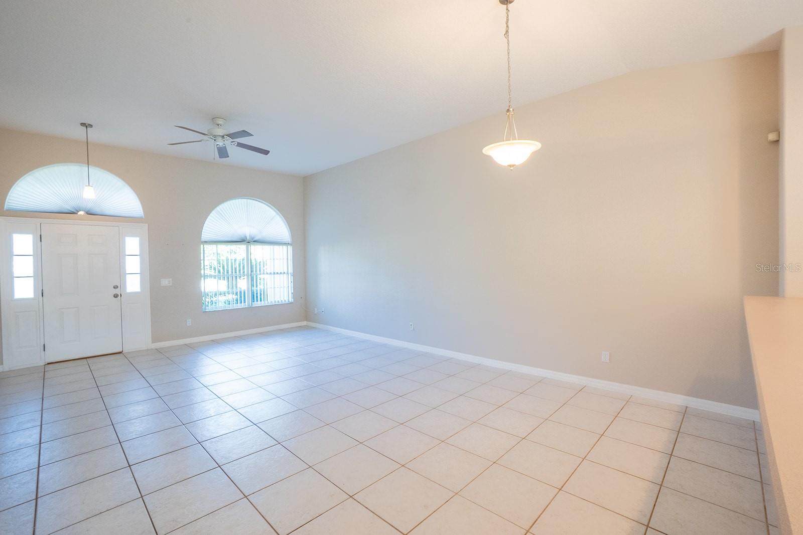 Image 5 of 26 For 13 Buttonwood Lane A