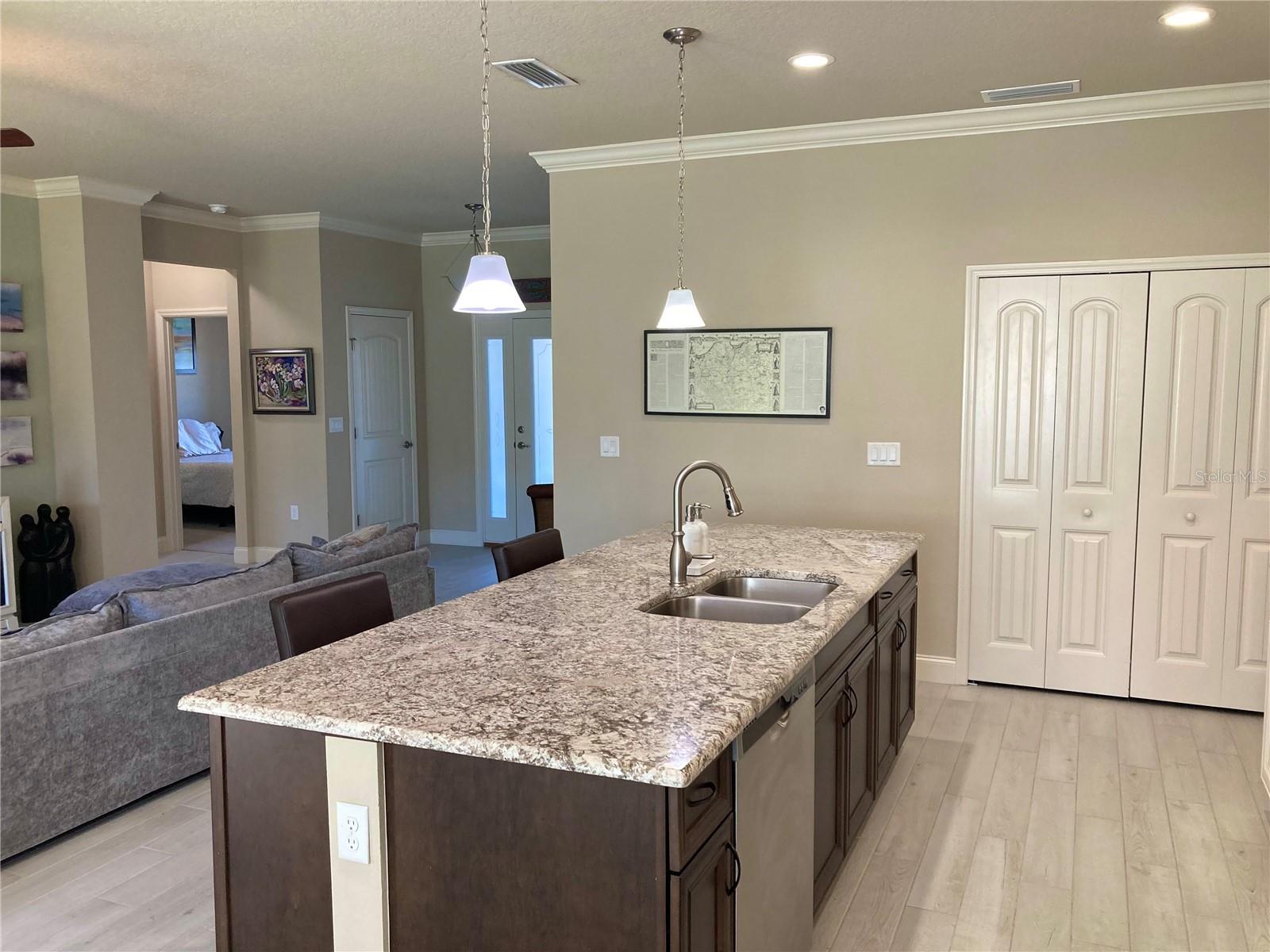 Image 22 of 70 For 3078 Silvermines Avenue