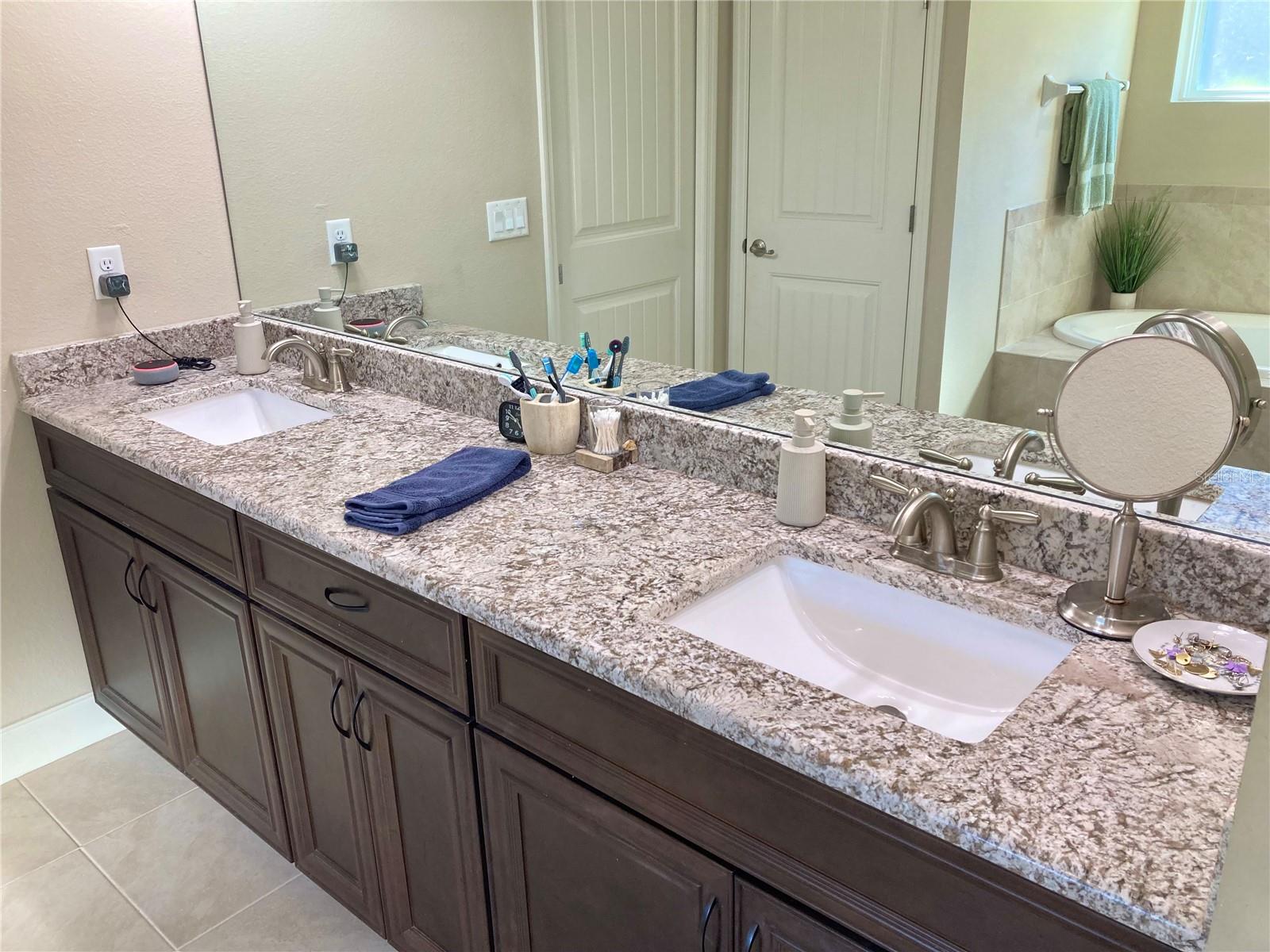 Image 43 of 70 For 3078 Silvermines Avenue