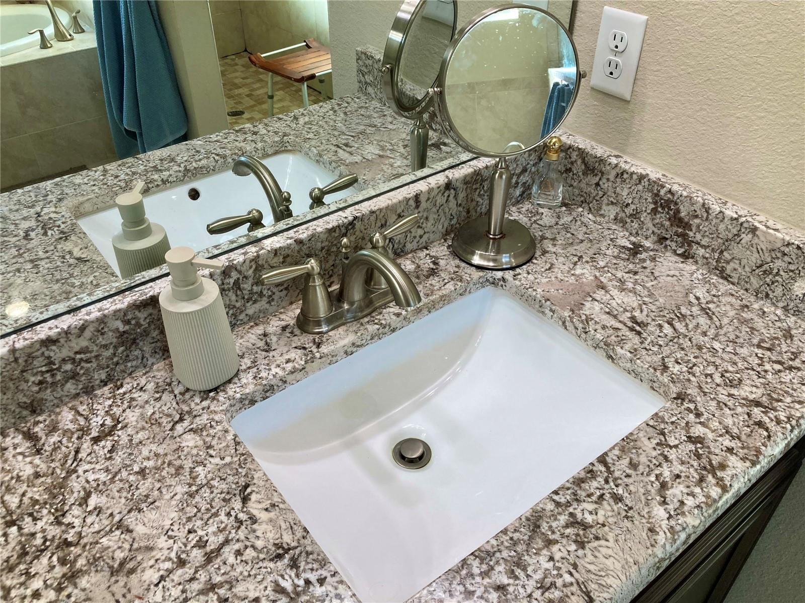 Image 44 of 70 For 3078 Silvermines Avenue