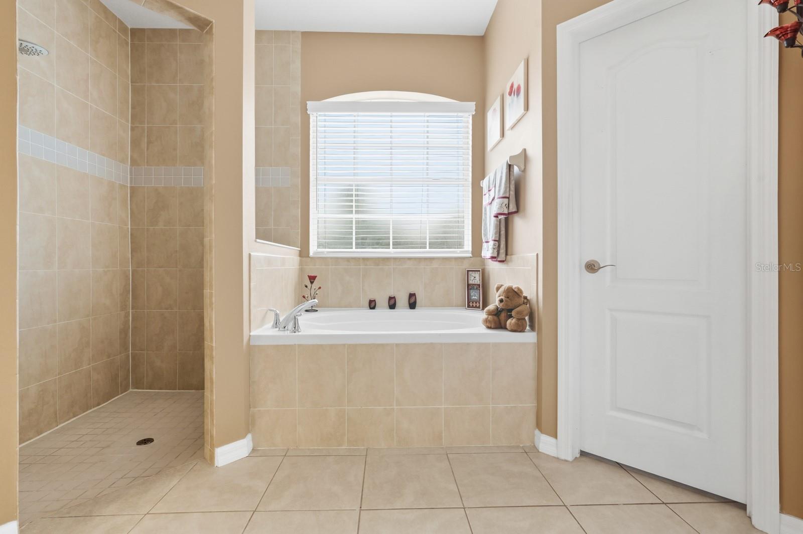 Image 10 of 60 For 47 Folcroft Lane