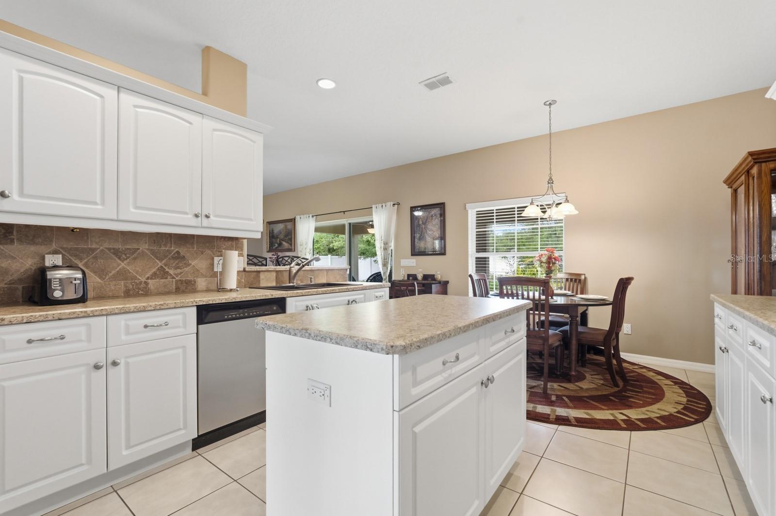 Image 14 of 60 For 47 Folcroft Lane