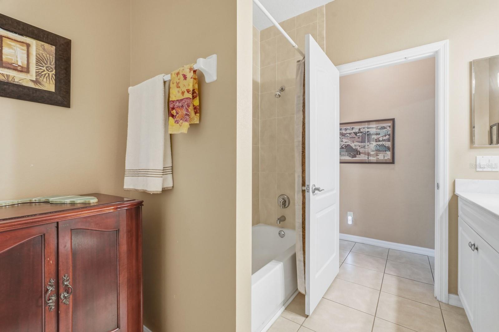 Image 25 of 60 For 47 Folcroft Lane