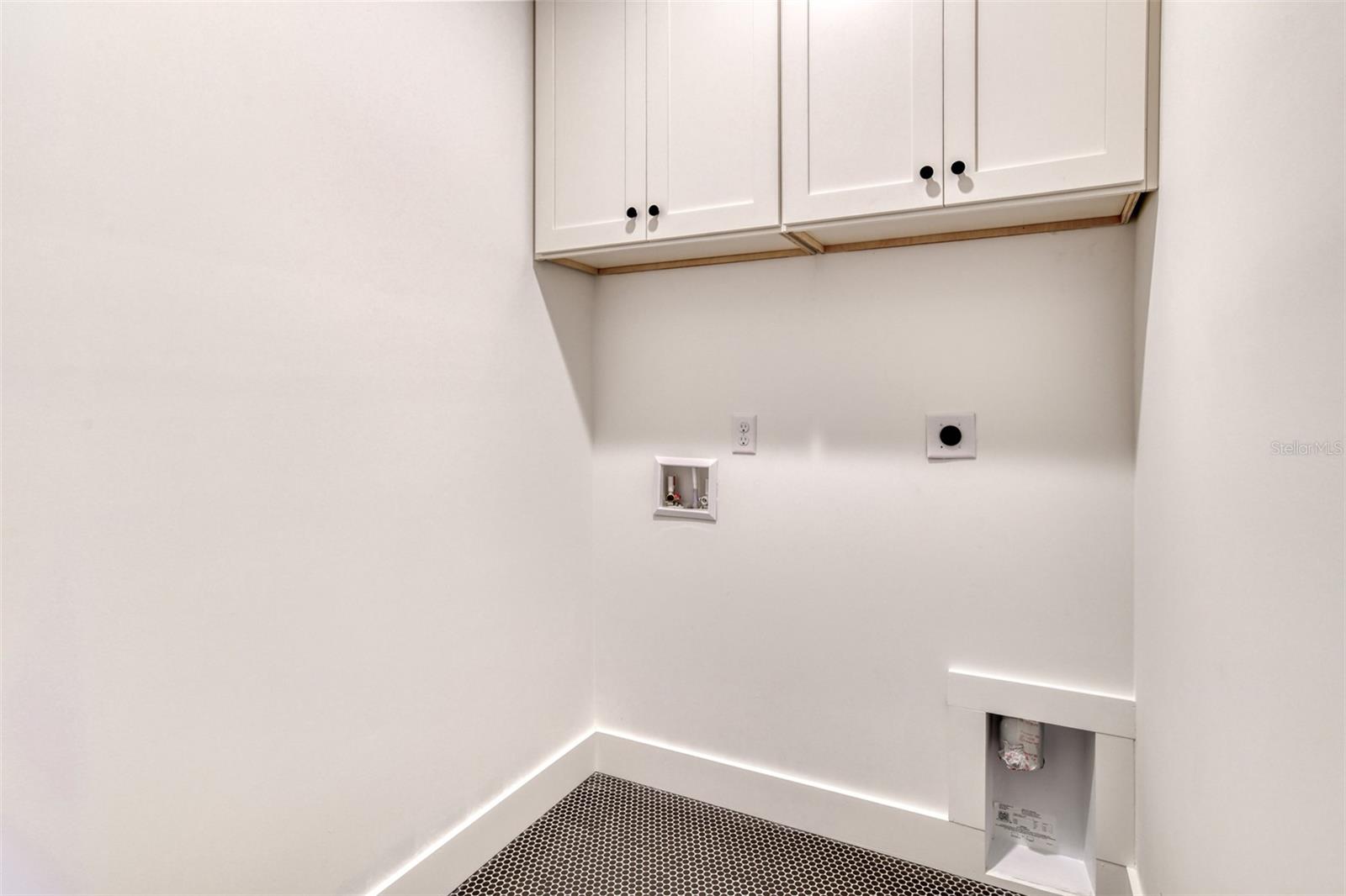 Image 34 of 46 For 7 Sebastian Avenue C