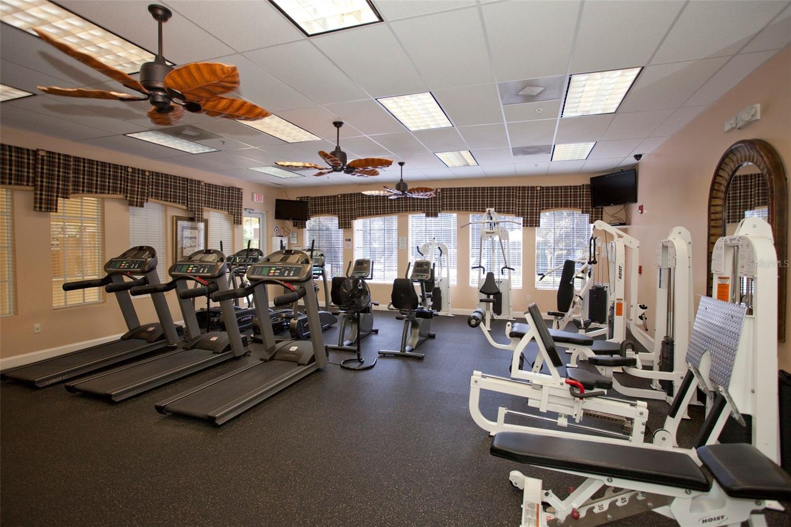 Image 21 of 28 For 165 Willow Oak Way