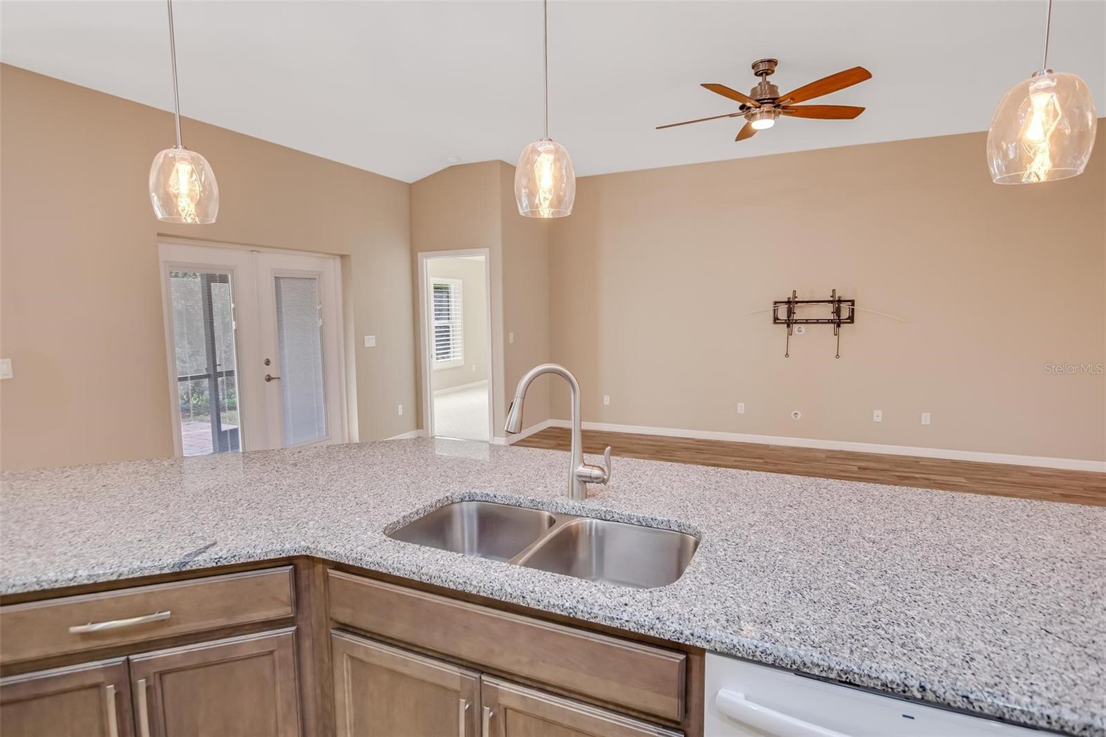 Image 17 of 52 For 4 Arena Lake Drive
