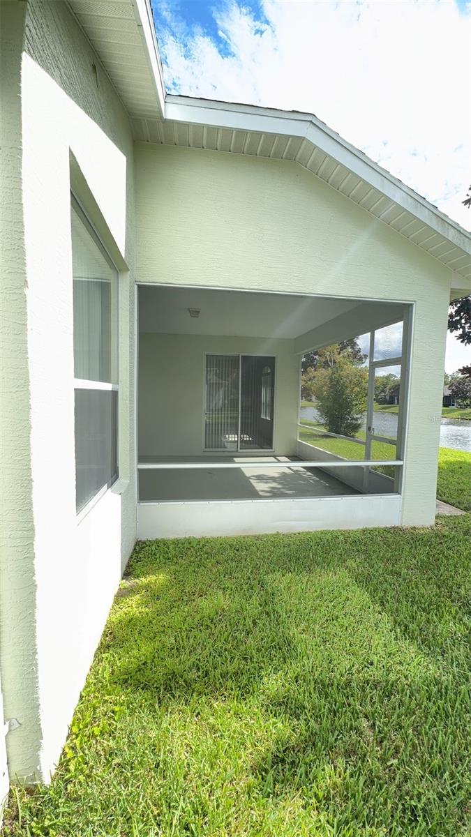 Image 10 of 11 For 21 Raintree Circle