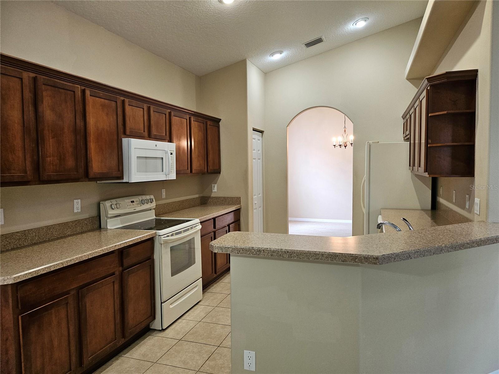 Image 3 of 11 For 21 Raintree Circle