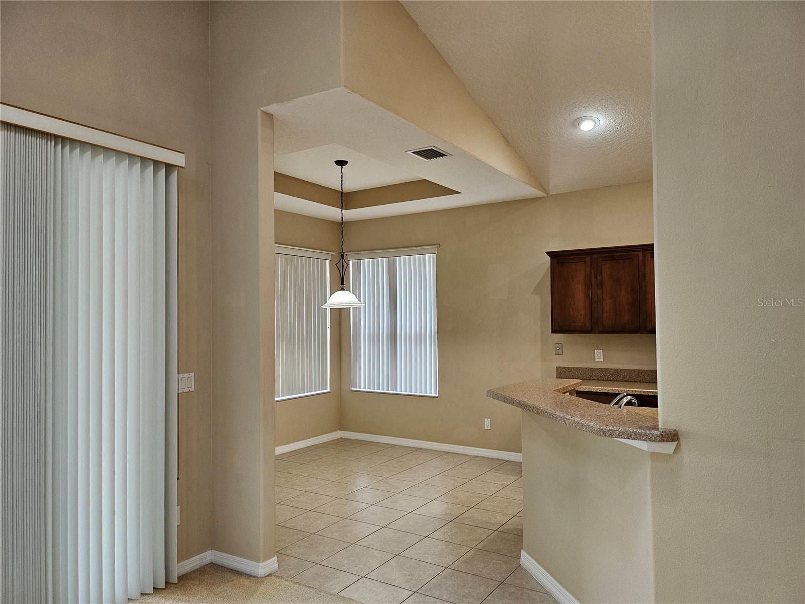 Image 5 of 11 For 21 Raintree Circle