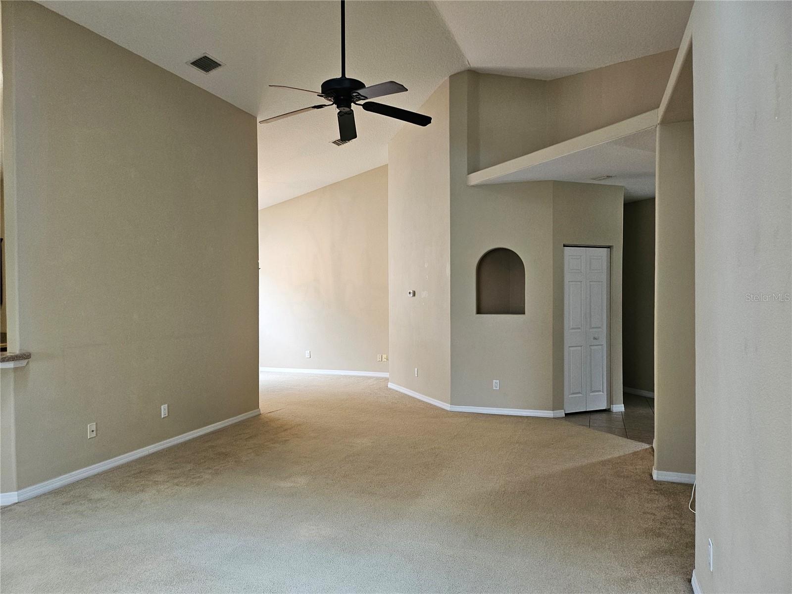 Image 6 of 11 For 21 Raintree Circle