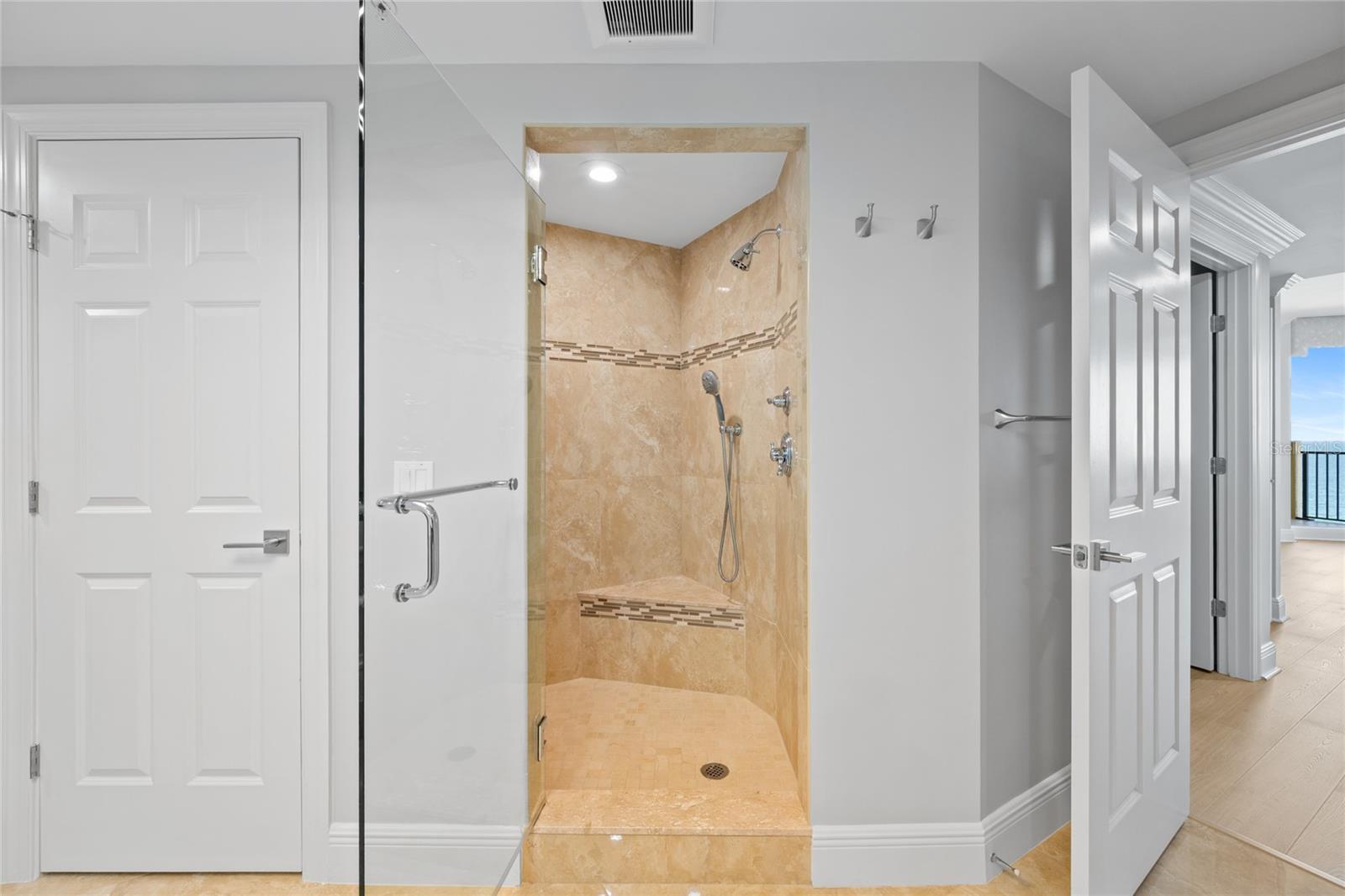 Image 20 of 59 For 19 Avenue De La Mer  705