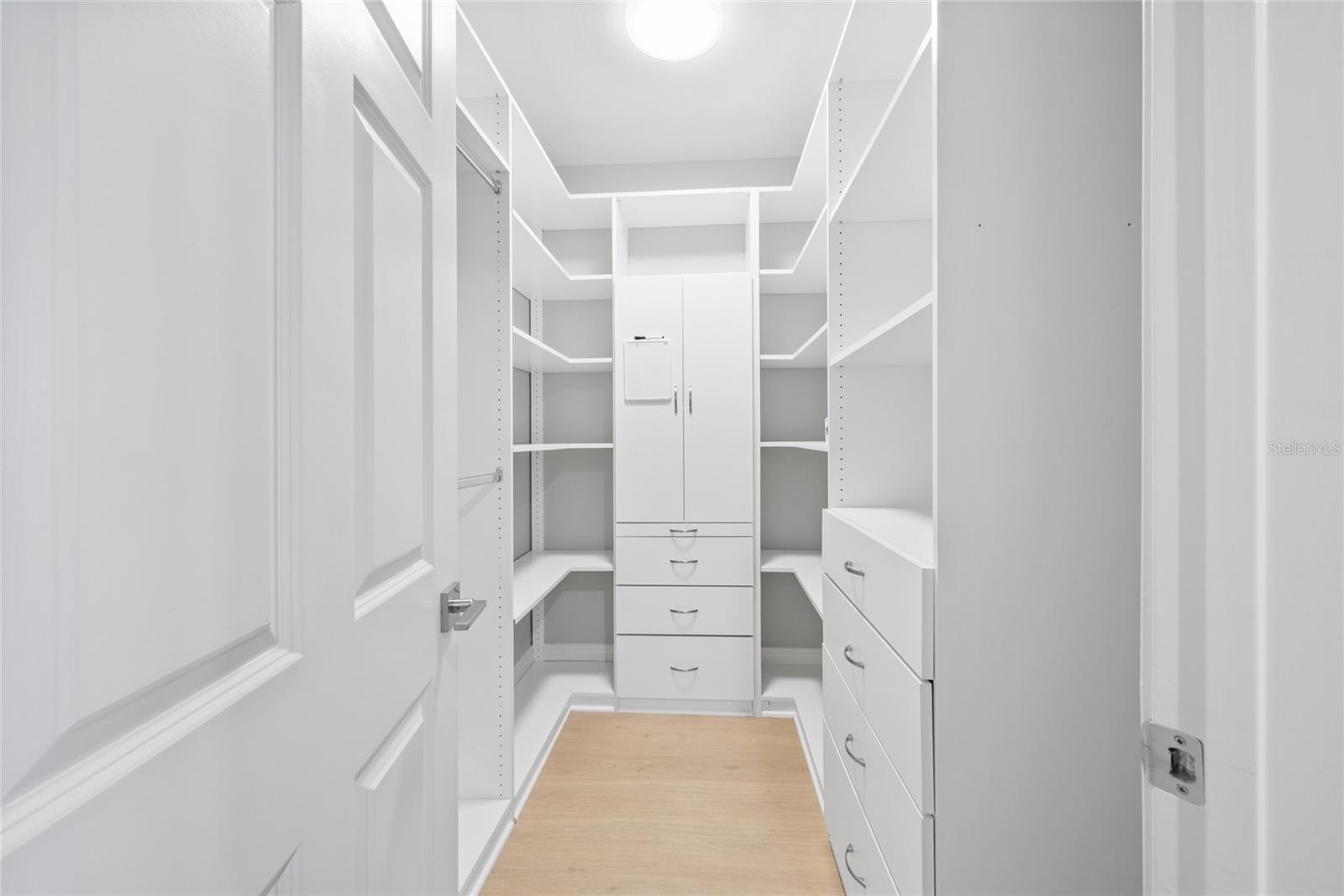 Image 23 of 59 For 19 Avenue De La Mer  705