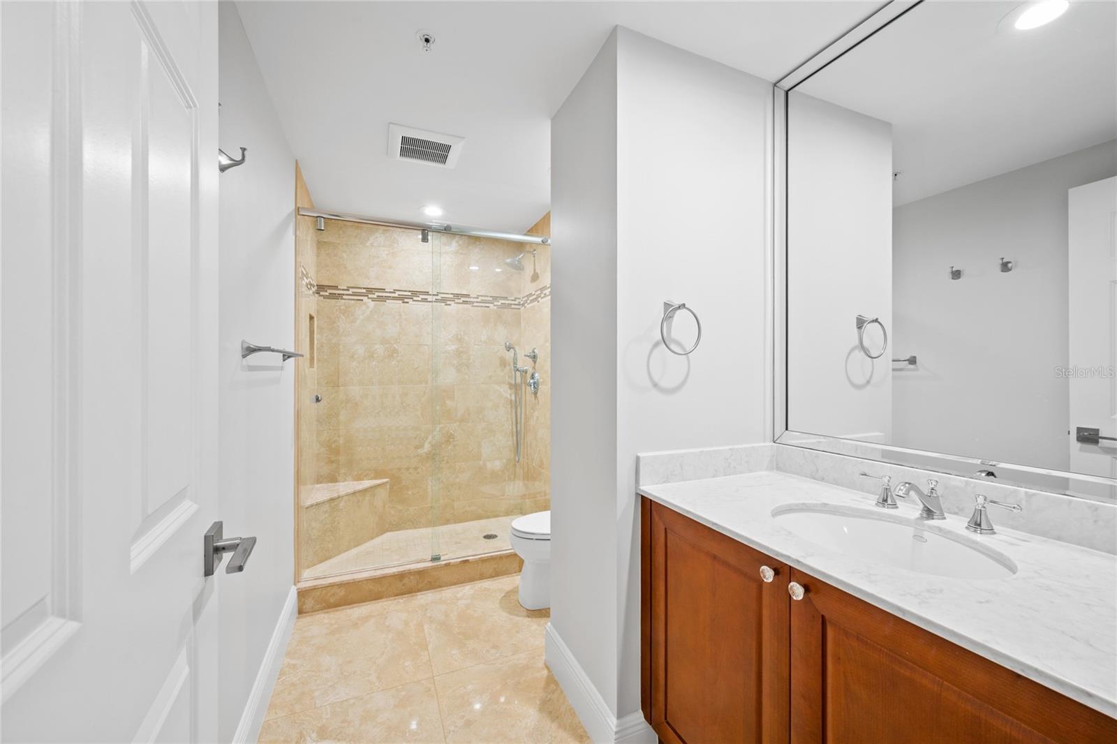 Image 24 of 59 For 19 Avenue De La Mer  705