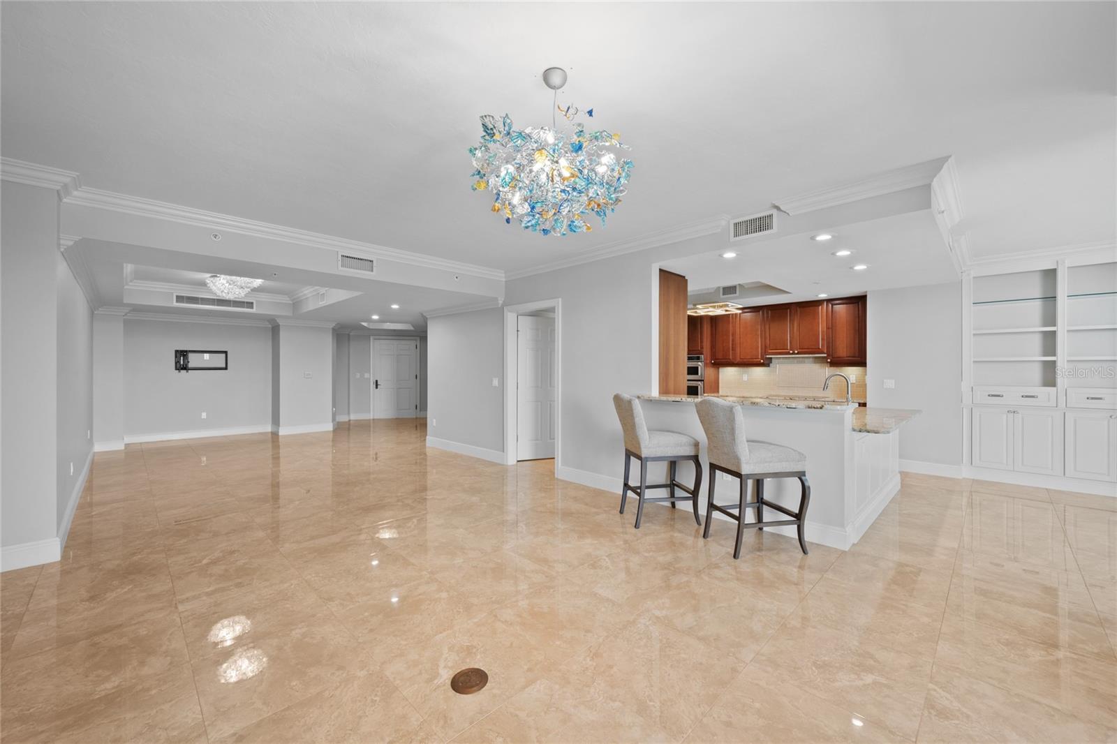 Image 7 of 59 For 19 Avenue De La Mer  705