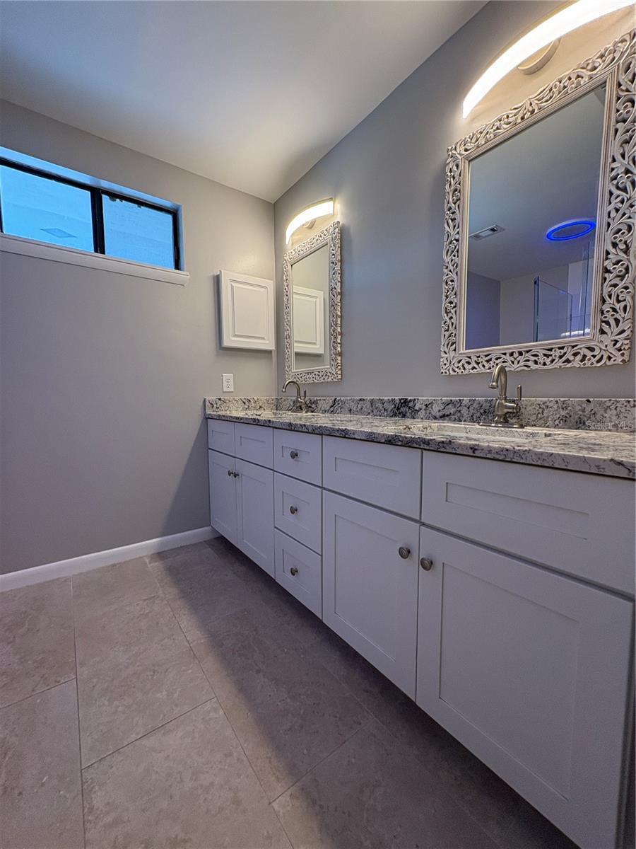 Image 15 of 25 For 9360 Craven Road 1104