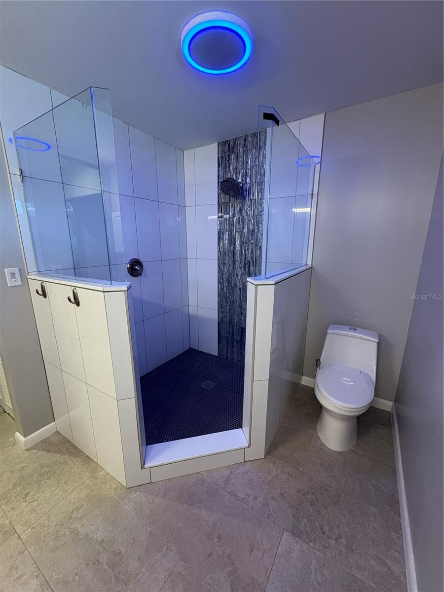 Image 16 of 25 For 9360 Craven Road 1104