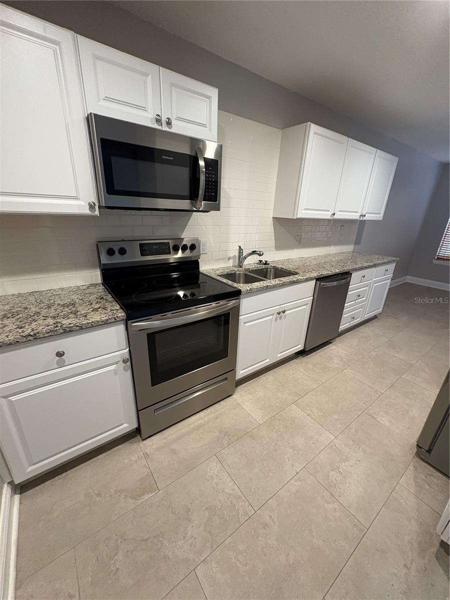 Image 7 of 25 For 9360 Craven Road 1104