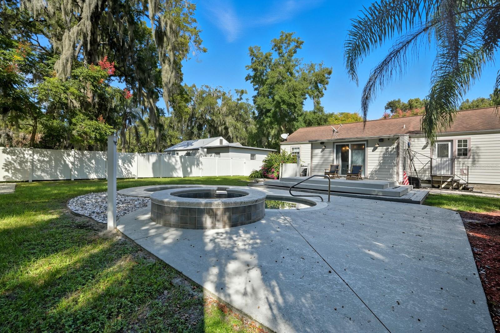 Image 41 of 58 For 606 Fern Street