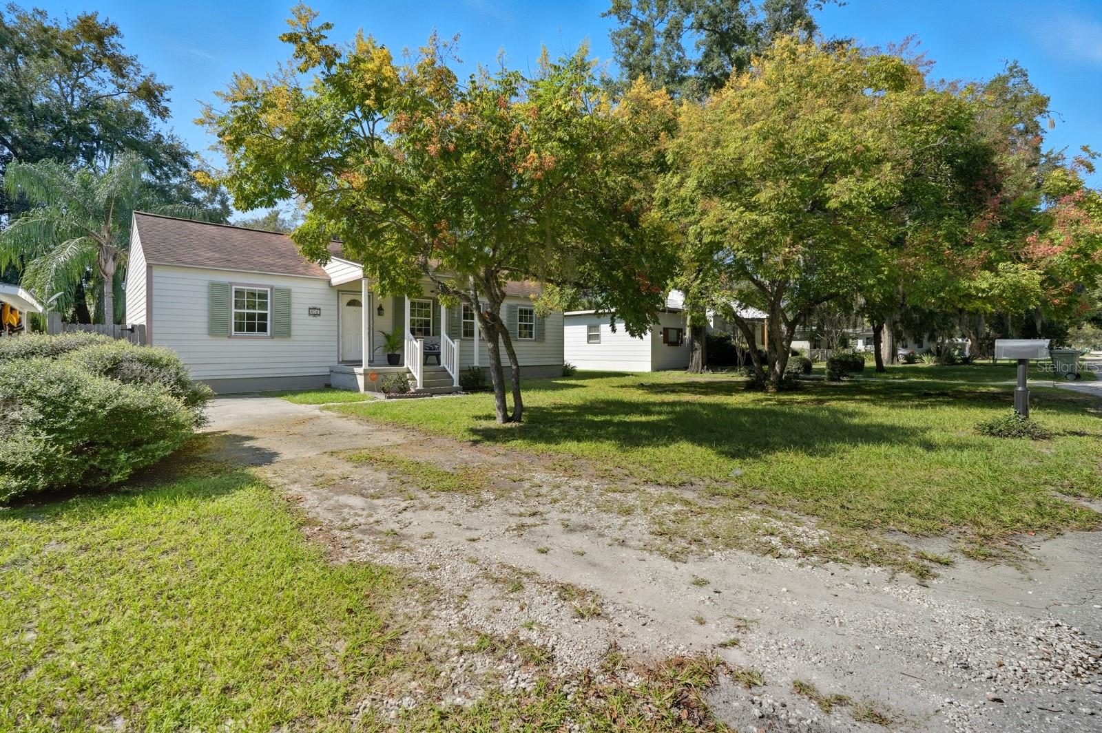Image 5 of 58 For 606 Fern Street