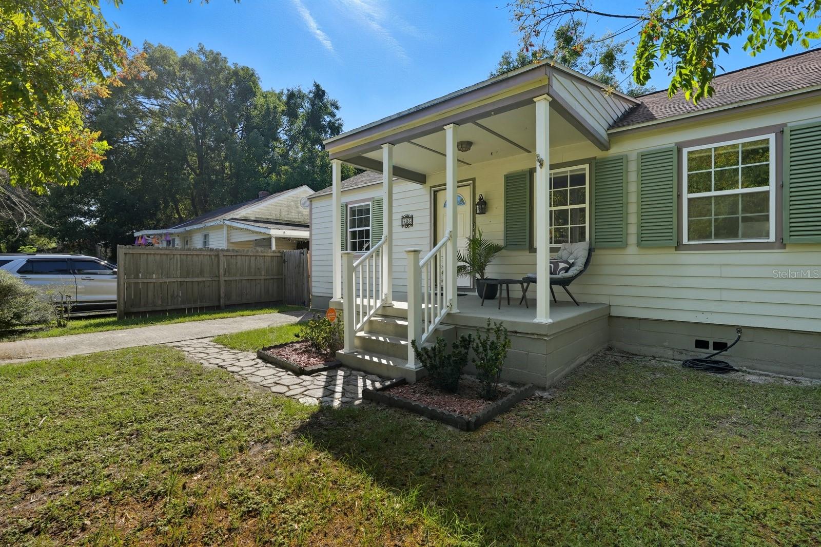 Image 6 of 58 For 606 Fern Street