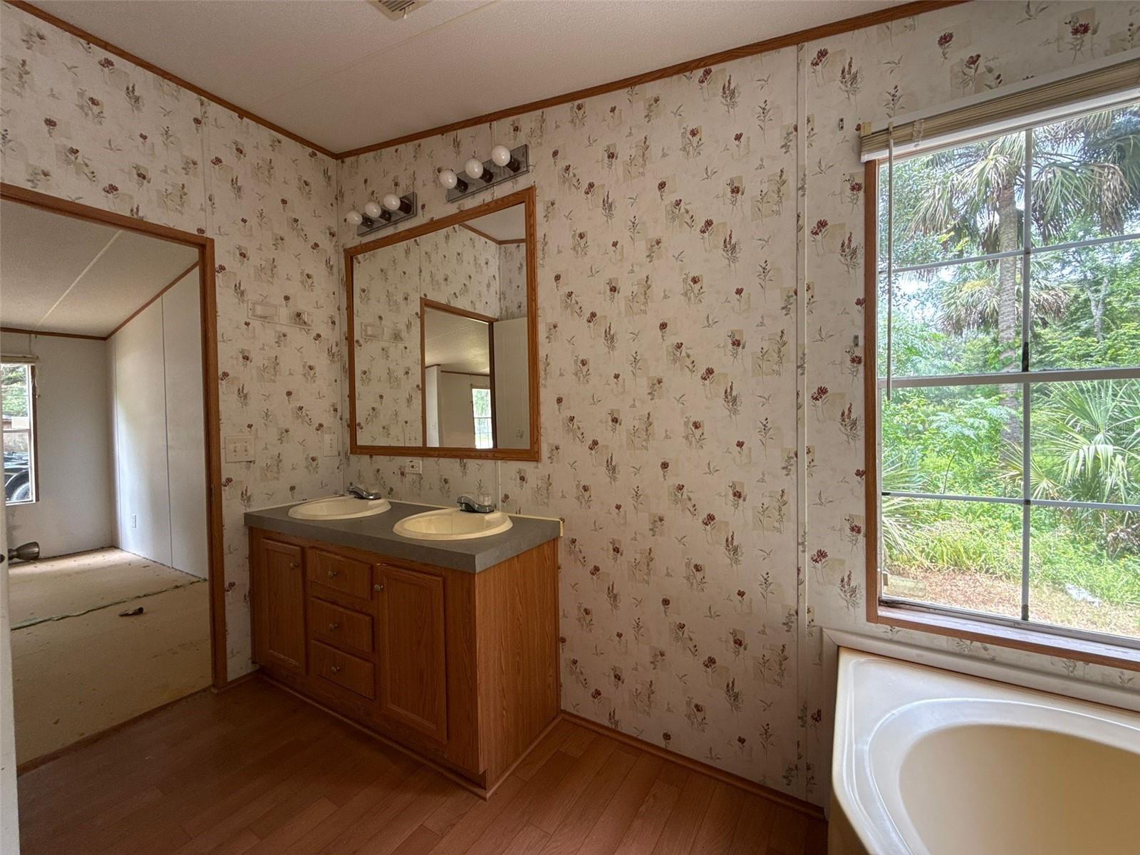 Image 15 of 21 For 406 Beech Street