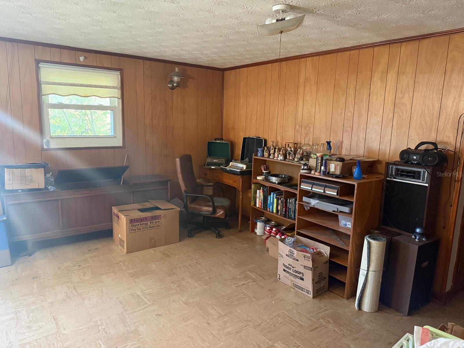 Image 8 of 13 For 4506 Key Woodley Drive S