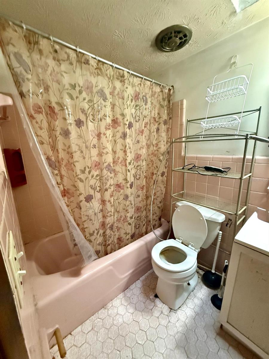 Image 9 of 13 For 4506 Key Woodley Drive S