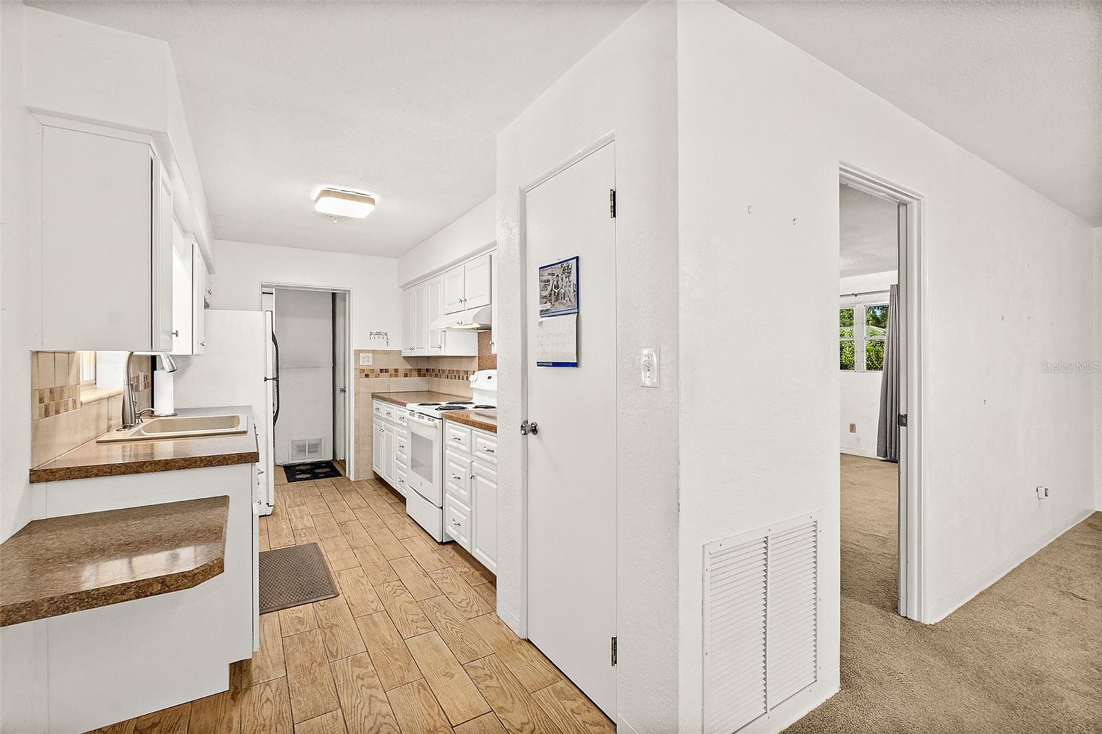 Image 7 of 28 For 1822 Mango Tree Drive