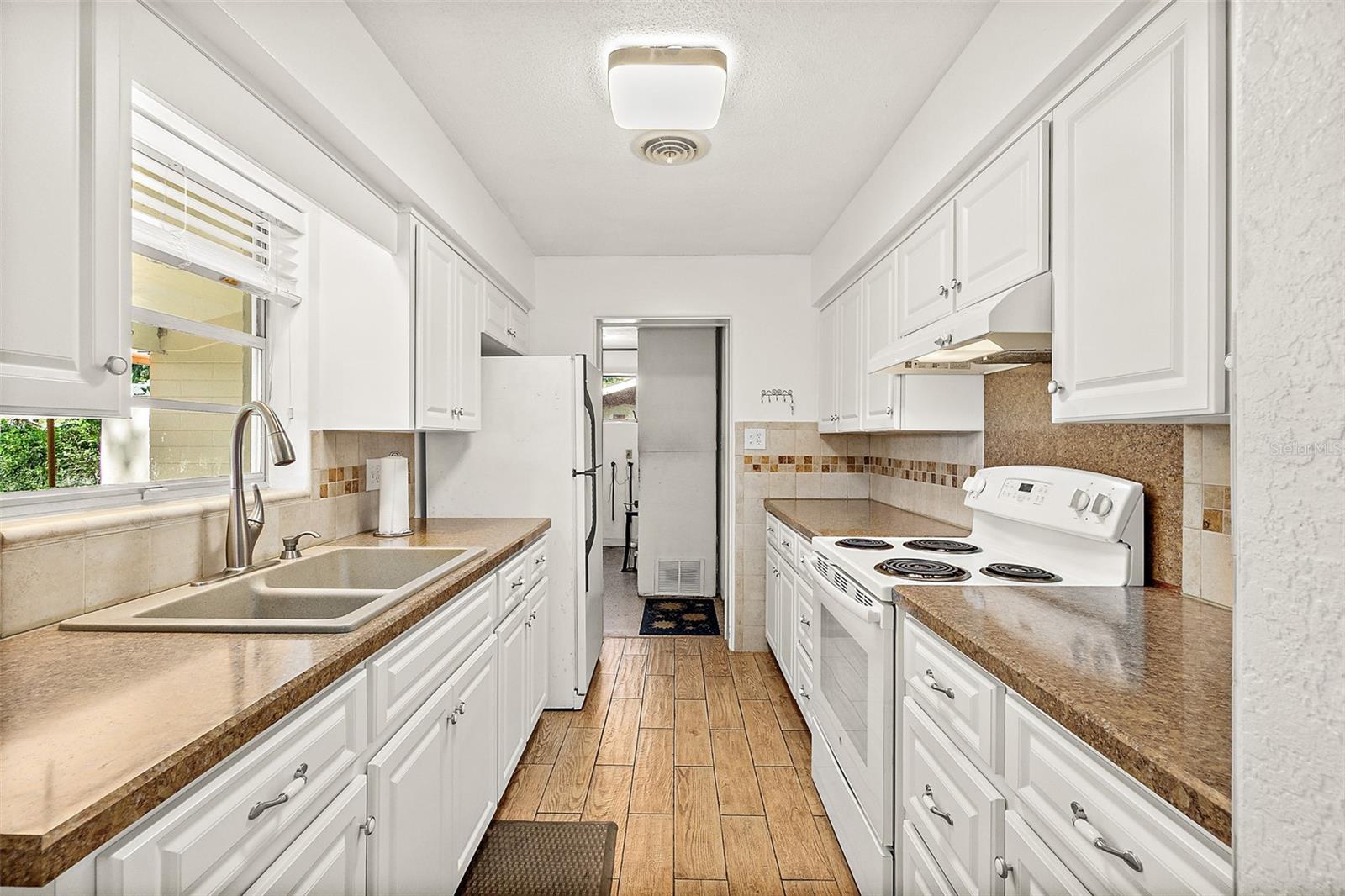 Image 9 of 28 For 1822 Mango Tree Drive