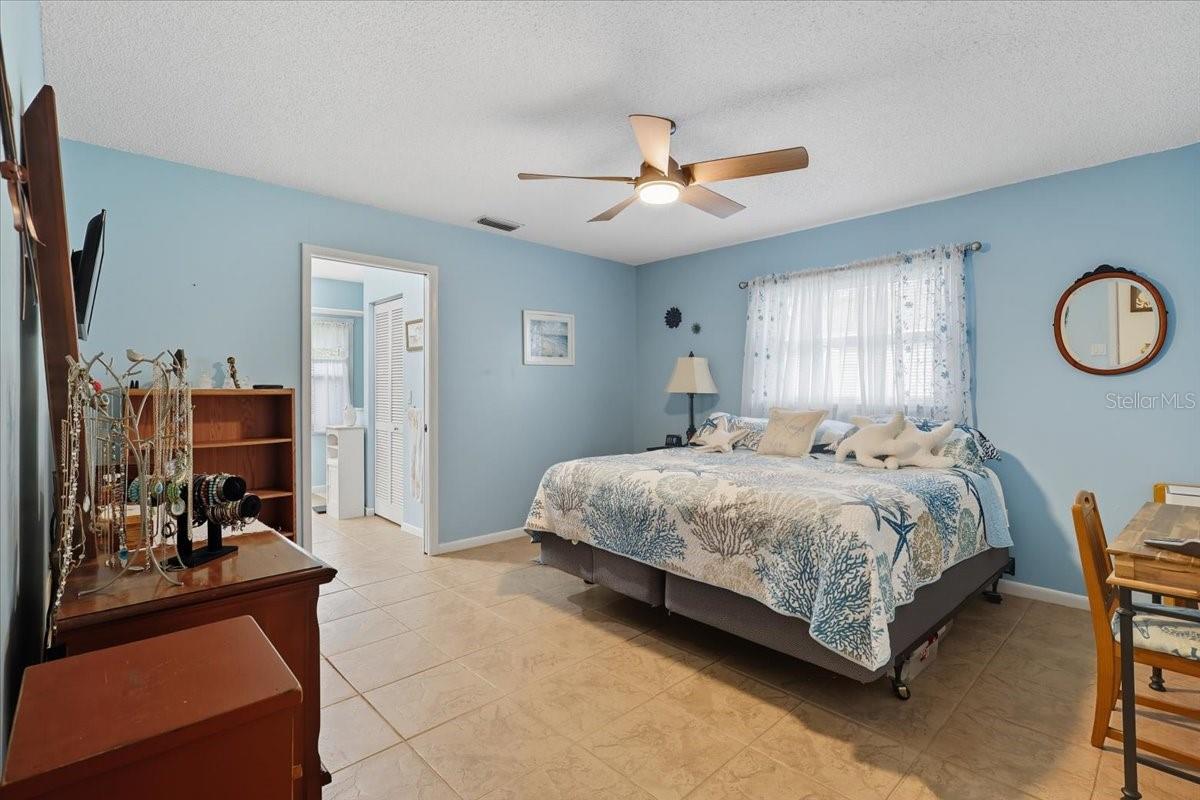 Image 17 of 46 For 28 Prattwood Lane