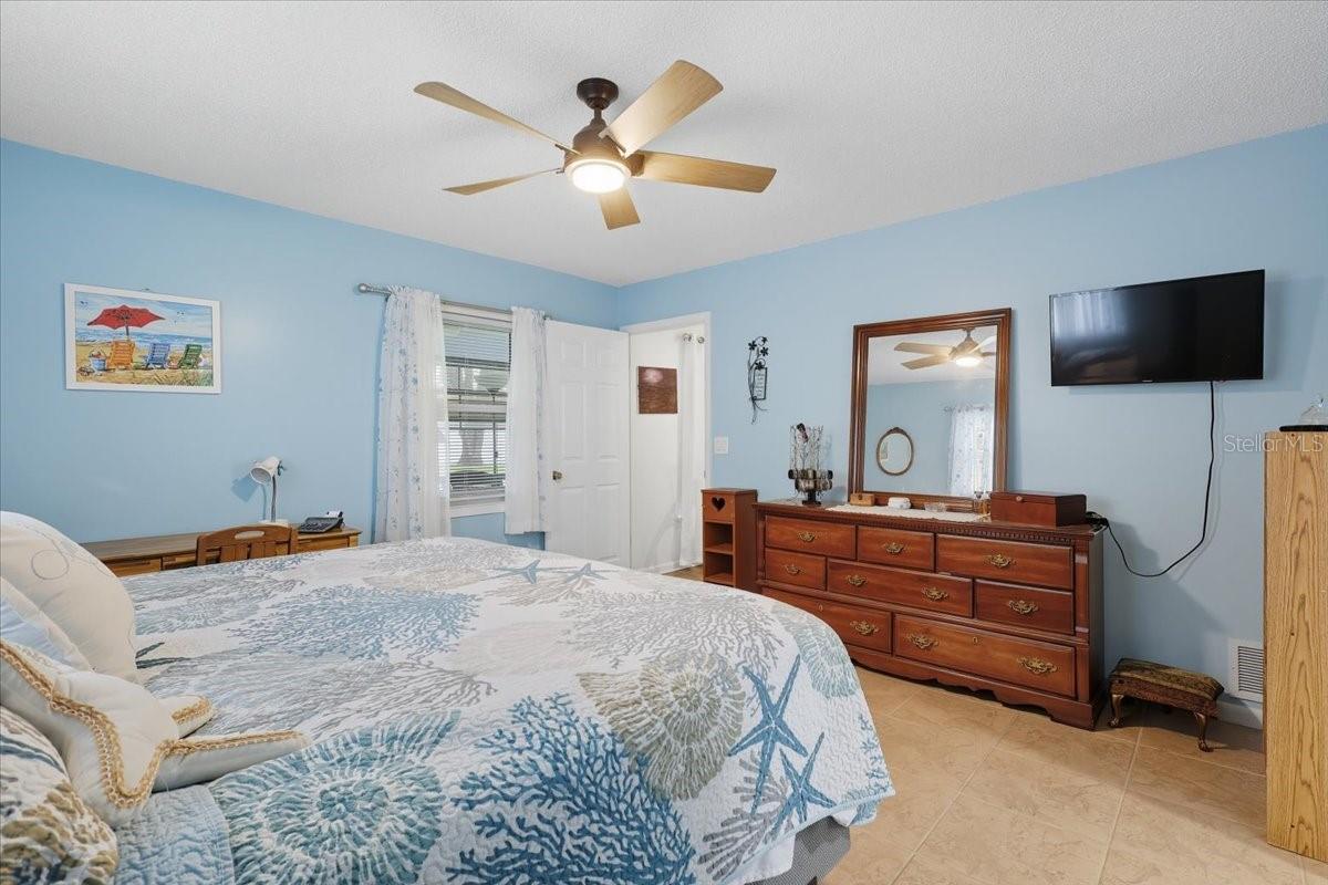 Image 18 of 46 For 28 Prattwood Lane