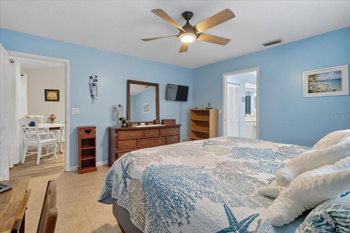 Image 19 of 46 For 28 Prattwood Lane