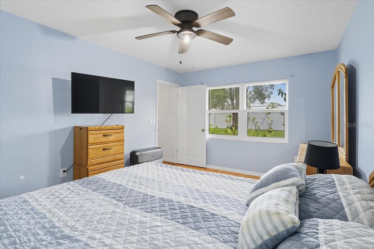 Image 24 of 46 For 28 Prattwood Lane