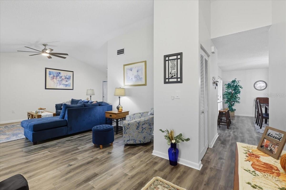 Image 7 of 46 For 28 Prattwood Lane