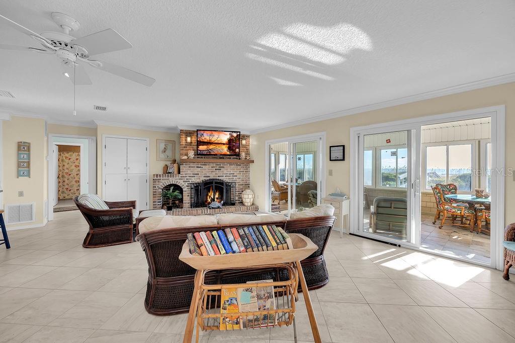 Image 18 of 76 For 1498 Fletcher Avenue