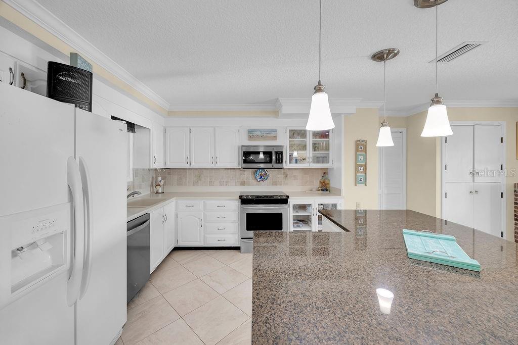 Image 29 of 76 For 1498 Fletcher Avenue