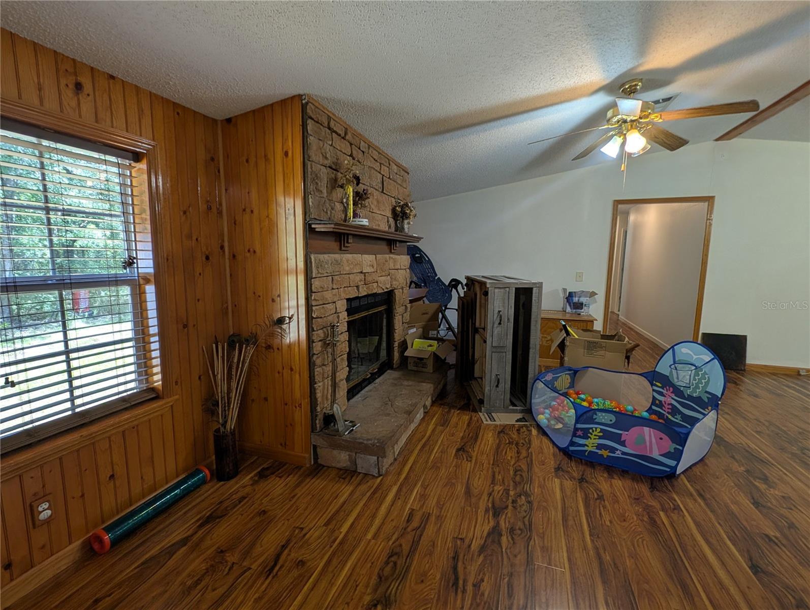 Image 14 of 46 For 9860 Nikolich Avenue