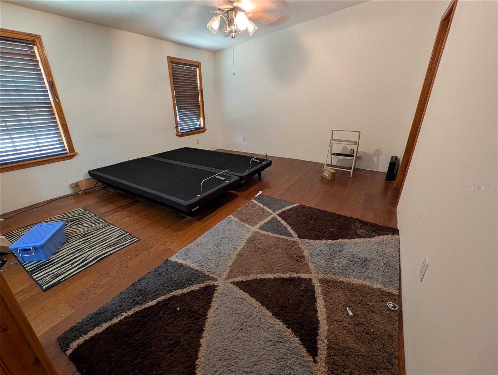 Image 23 of 46 For 9860 Nikolich Avenue